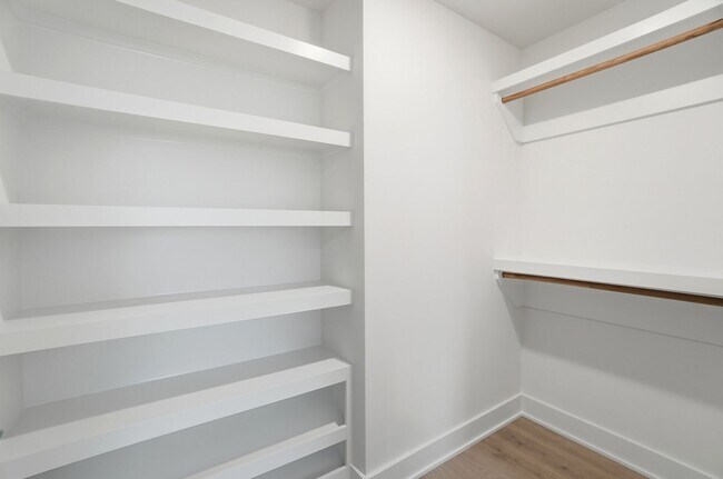 Building Photo - Bright & Modern New Construction Townhome