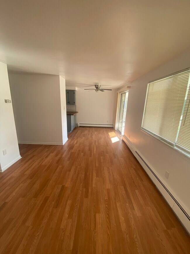 Building Photo - 1630 N Pontiac Trl