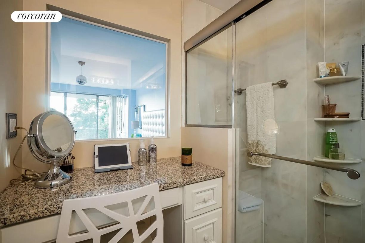 Building Photo - 4455-4465 Douglas Ave