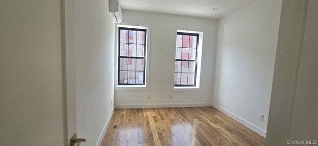 Primary Photo - 19 Milford St