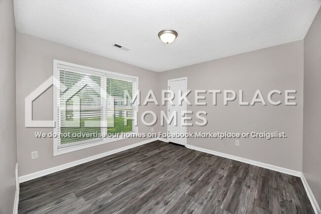 Building Photo - 15120 Balsam Dr SE