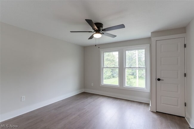 Building Photo - 1464 E 123rd St