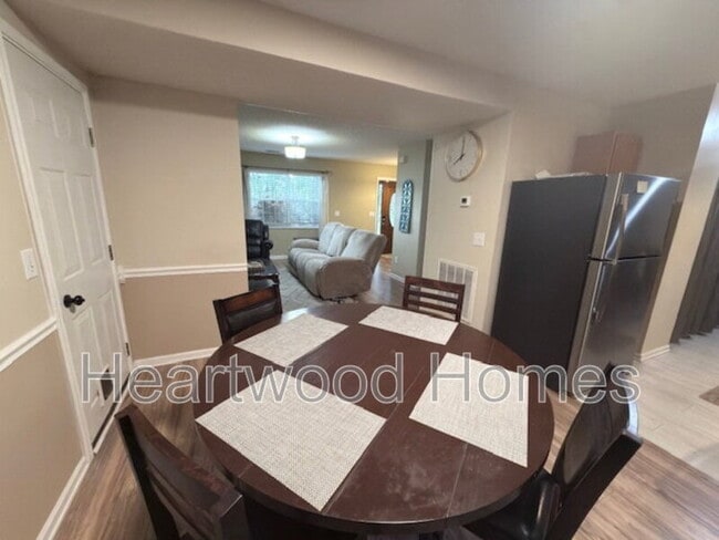 Building Photo - 264 Orchard Hill Dr