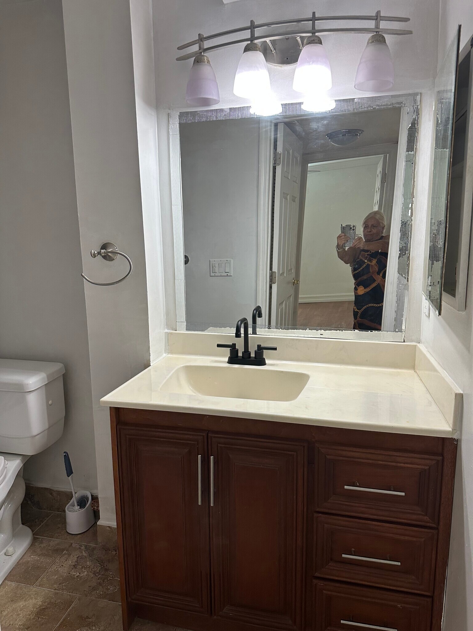 Building Photo - 250 180th Dr