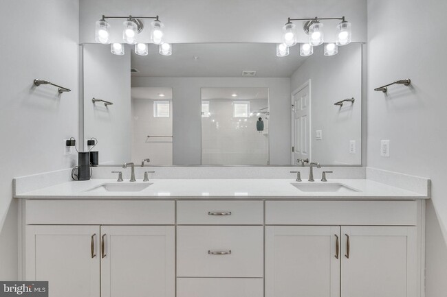 Building Photo - 41530 Fairwood Ct