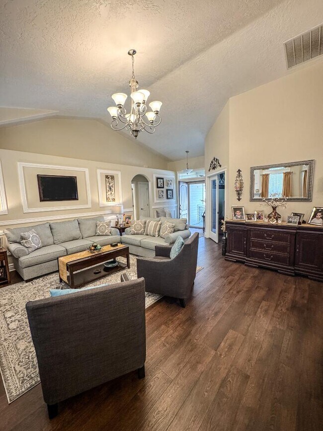 Building Photo - 5483 N Black Sand Ave