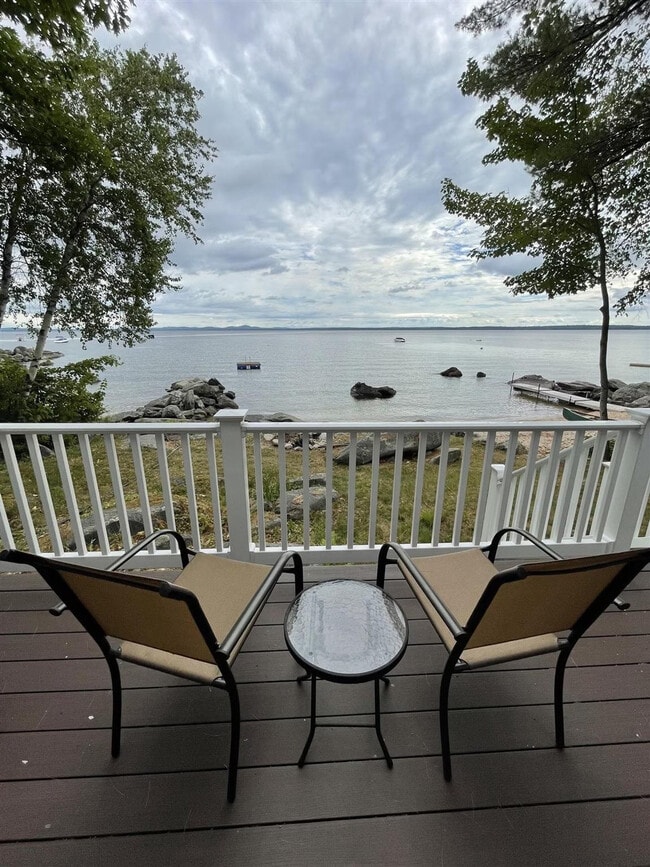 Building Photo - 10 Crescent Shore Dr