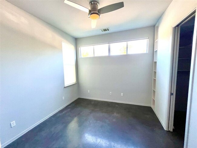 Building Photo - 5006 Woodrow Ave