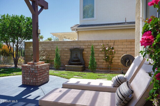 Building Photo - 3024 Hollycrest Ave