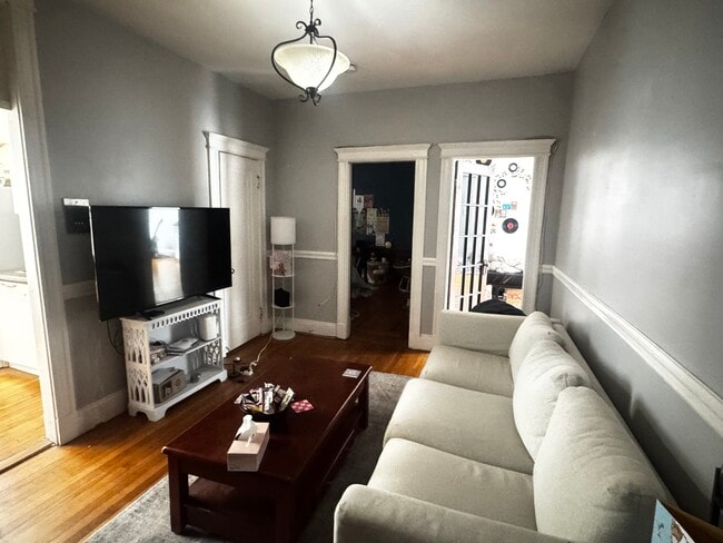 Building Photo - 4 Greenway Ct