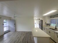 Building Photo - Convenient to everything! SOLAR!  3 bed, 1...