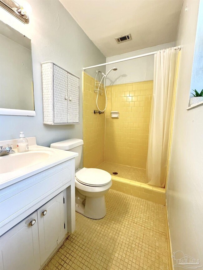 Building Photo - 4168 Danamar Dr