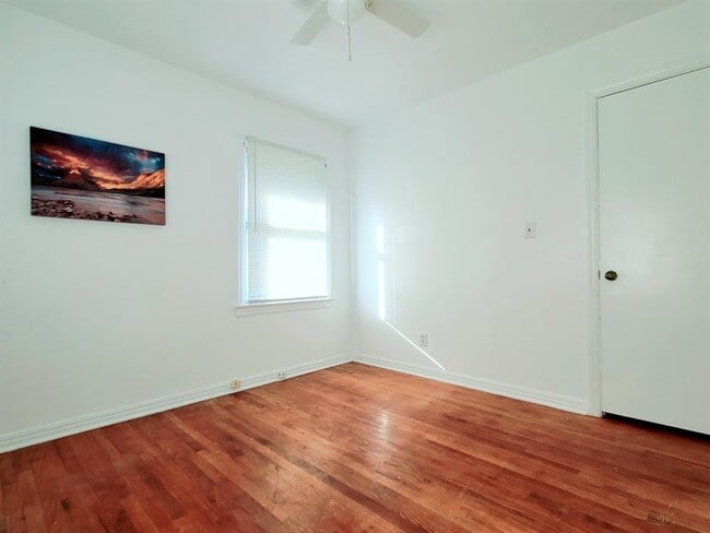 Building Photo - 3114 N Holman Ct