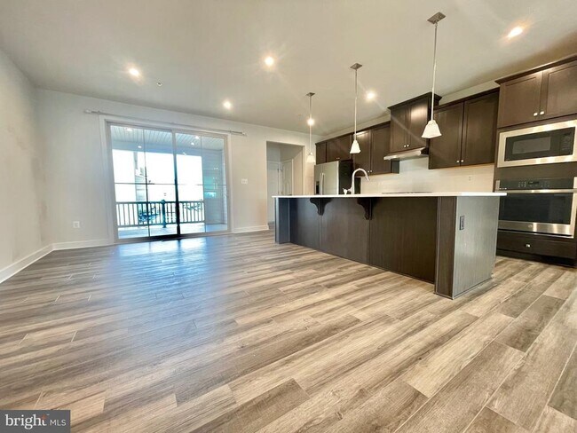 Building Photo - 3464 Sunset Ridge Dr