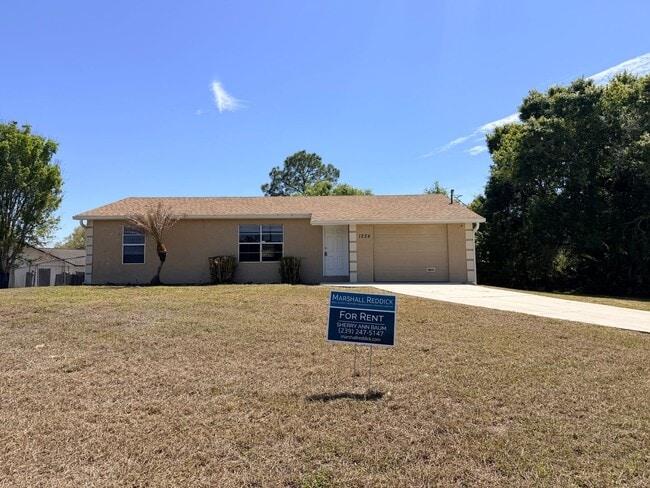 Building Photo - 3 bedroom 2 bath 1 Car Garage Single Family Home