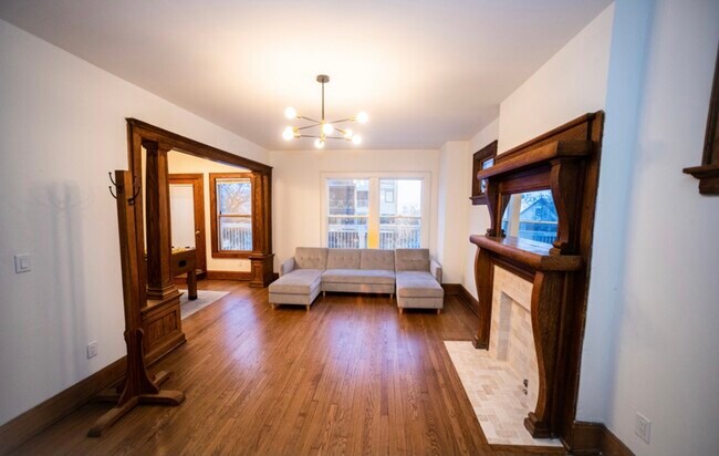 Living room - 1512 N Jackson St