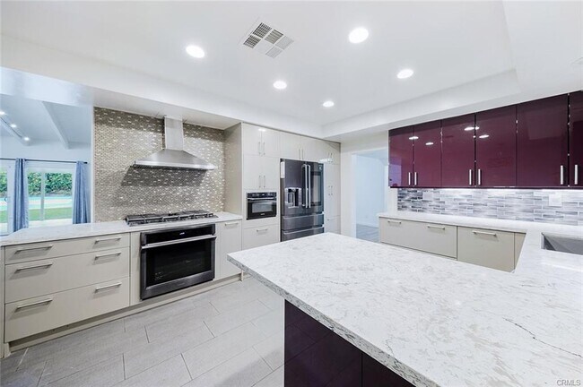 Building Photo - 5817 Lockhurst Dr