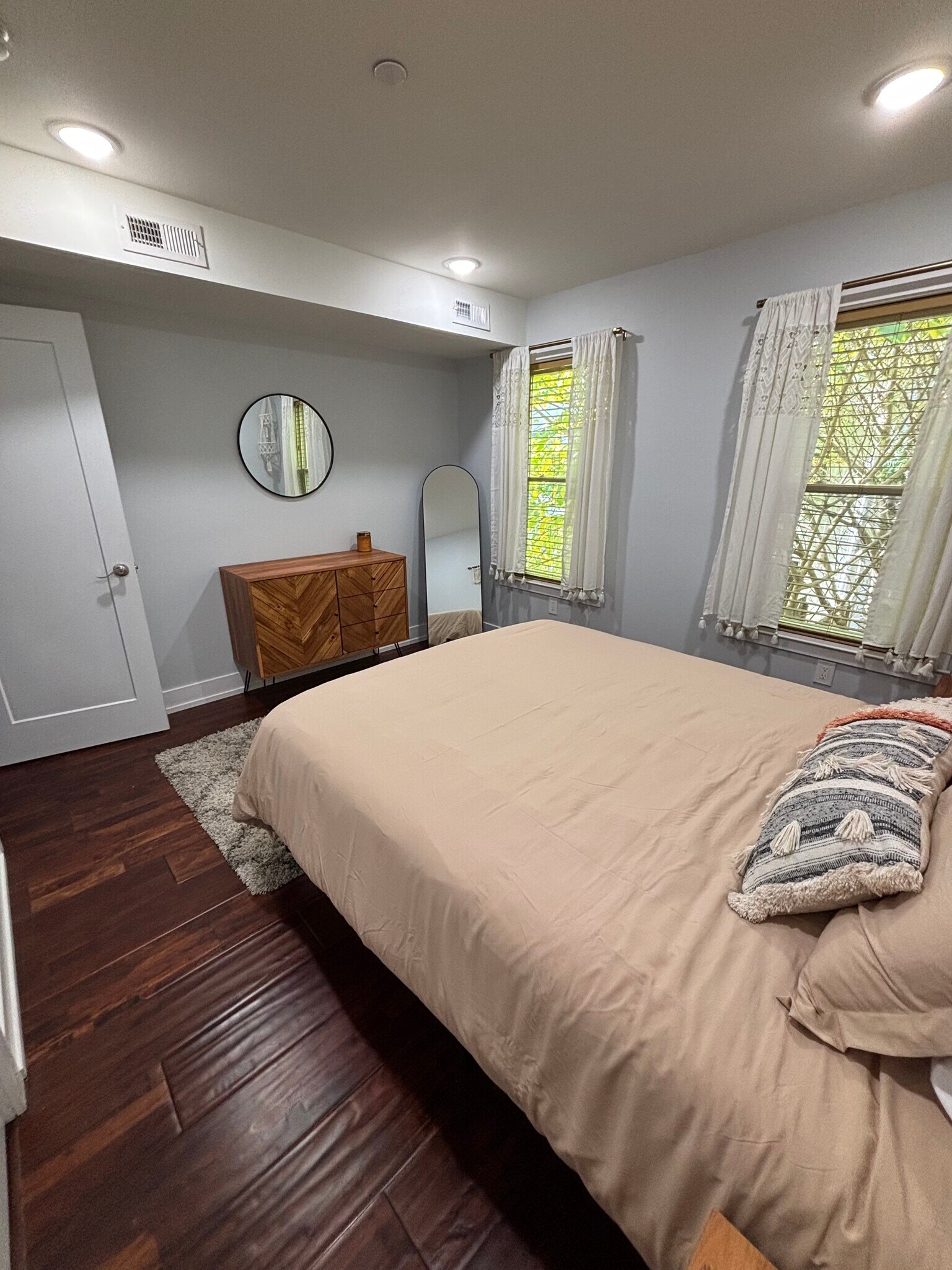 Building Photo - 1220 Lecount St