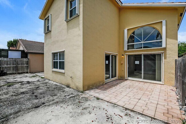 Building Photo - 14671 SW 156th Ave