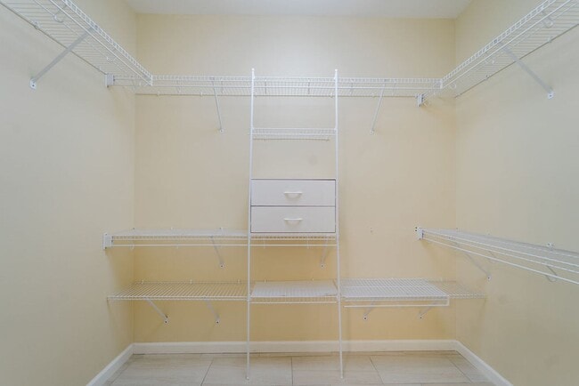 Building Photo - Beautiful 3 Bed, 2 Bath, on the 18 hole of Ponce De Leon golf course!!