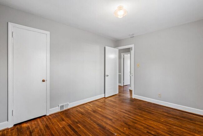 Building Photo - Adorable Brick Ranch Home in the Desirable Lindley Park Area! Updated, Hardwood Floors, Fenced!