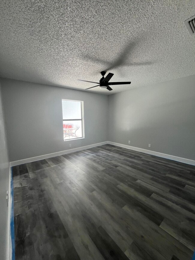 Building Photo - 1573 Hawthorne Pl