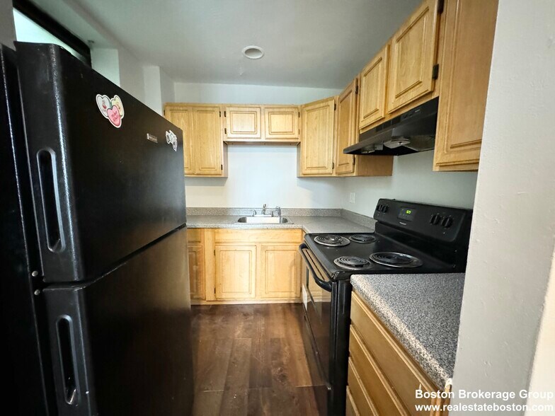 Building Photo - 15 Ruggles St