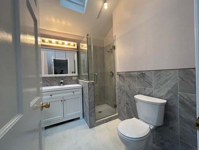 Building Photo - 185 Branchville Rd