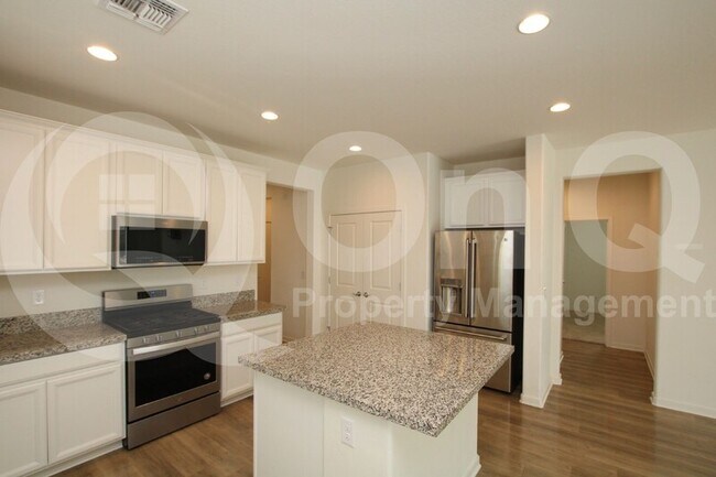 Building Photo - 35136 N Magnette Way