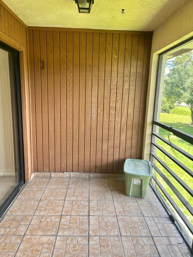 Building Photo - 4243 Oak Terrace Dr