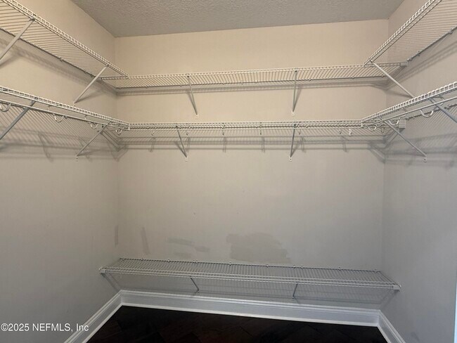 Building Photo - 1431 Riverplace Blvd