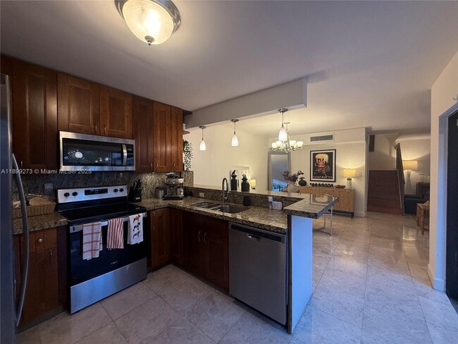 Building Photo - 4708 SW 67th Ave