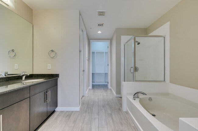 Building Photo - Modern High-Rise Living at Juhl with City Views