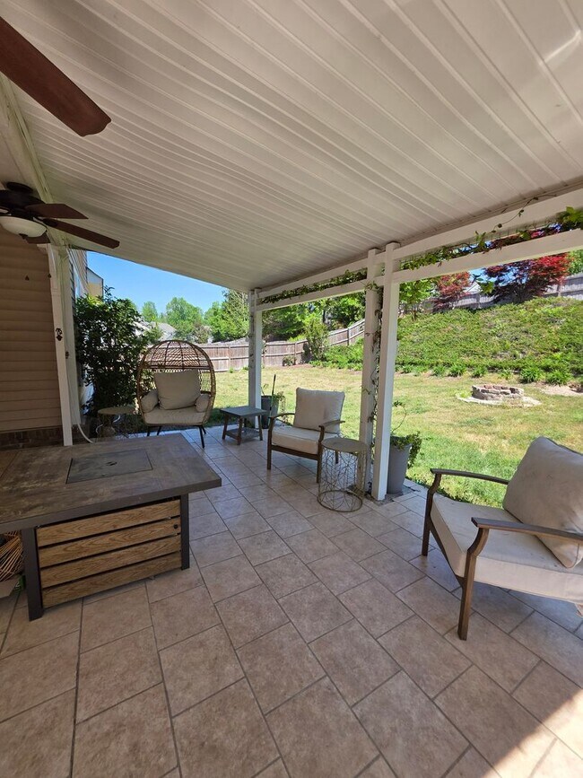 Building Photo - 177 Mill House Ln