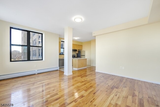 Building Photo - 520 Belleville Ave