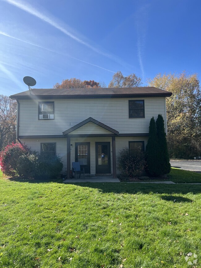 Building Photo - 624 N 4 Mile Run Rd