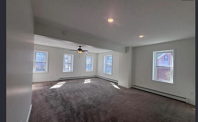 Building Photo - 69 E Goepp St