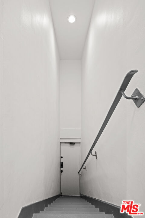 Building Photo - 354 S Camden Dr