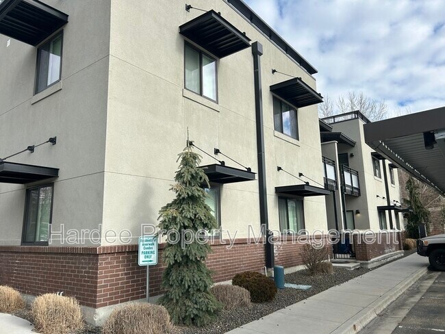 Building Photo - 3000 S Bown Way