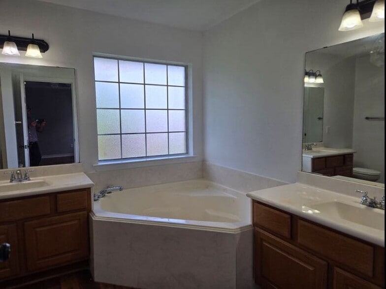 Building Photo - 3724 Dove Hollow Ln