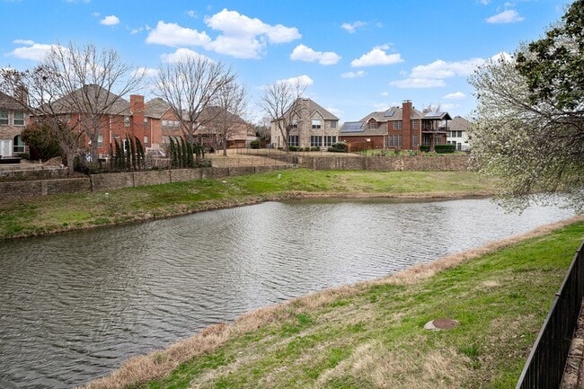 Building Photo - 7712 Lakecrest Cir