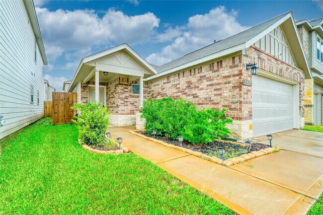 Building Photo - 7919 Cypress Country Dr