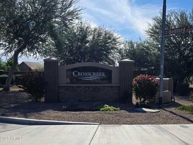 Building Photo - 1162 E Springfield Pl