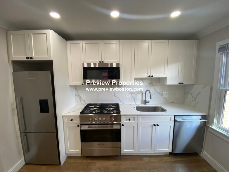 Building Photo - 14 Lopez Ave