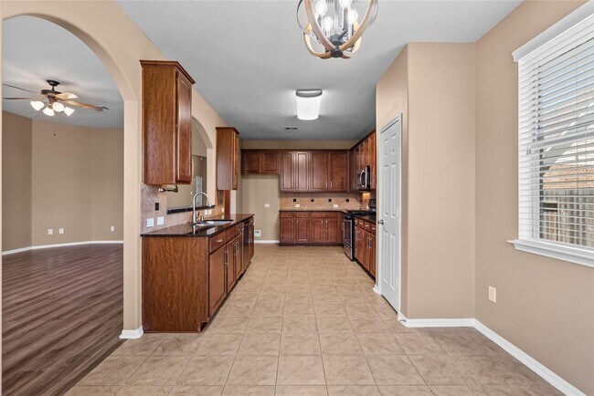 Building Photo - 803 Arlington Pointe Dr