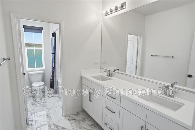 Building Photo - 27623 Solana Wy