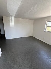 Building Photo - 1406 Barton Rd