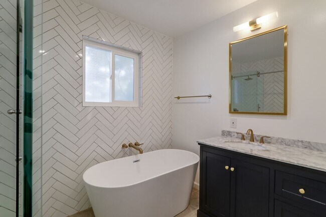 Building Photo - Los Altos 4-Bedroom with Fireplace, EV Hoo...