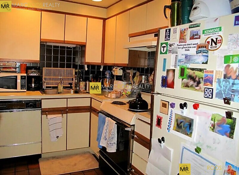 Primary Photo - 108 Gainsborough St