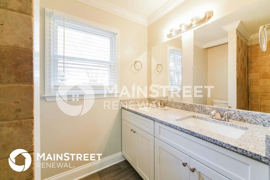 Building Photo - 2699 Douglas Ct